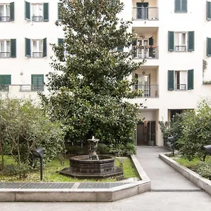 Royal Suites , Milano Italia